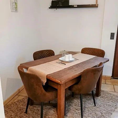 Sleep&chill - Ruhiges Mit Garten Und Main-blick Fuer 1-2 Personen Lägenhet Neustadt am Main