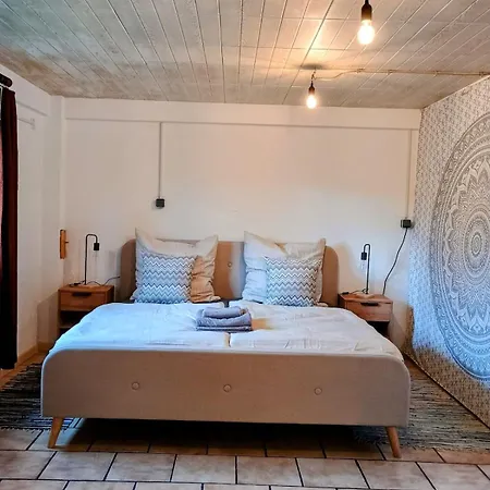 Sleep&chill - Ruhiges Mit Garten Und Main-blick Fuer 1-2 Personen
