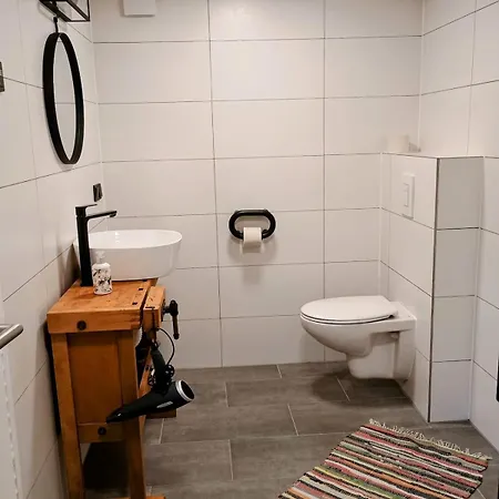 Sleep&chill - Ruhiges Mit Garten Und Main-blick Fuer 1-2 Personen Lägenhet *