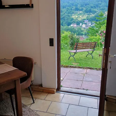 Sleep&chill - Ruhiges Mit Garten Und Main-blick Fuer 1-2 Personen Lägenhet Neustadt am Main